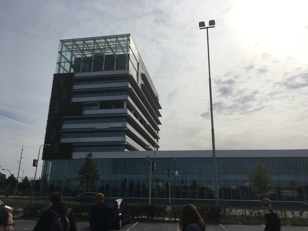 C2C_NGO's tweet photo. Unser nächster Stopp: @C2CVenlo - erstes #CradleToCradle inspiriertes Gebäude weltweit! #C2CExkursion https://t.co/iwJmX1i865