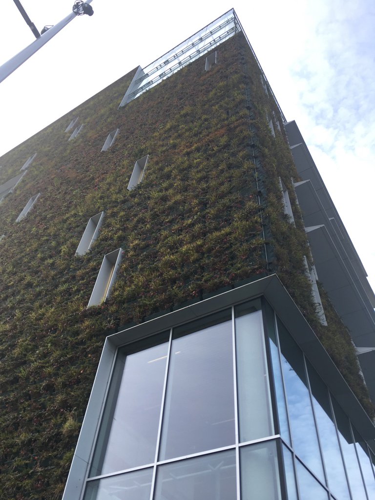 C2C_NGO's tweet photo. Unser nächster Stopp: @C2CVenlo - erstes #CradleToCradle inspiriertes Gebäude weltweit! #C2CExkursion https://t.co/iwJmX1i865