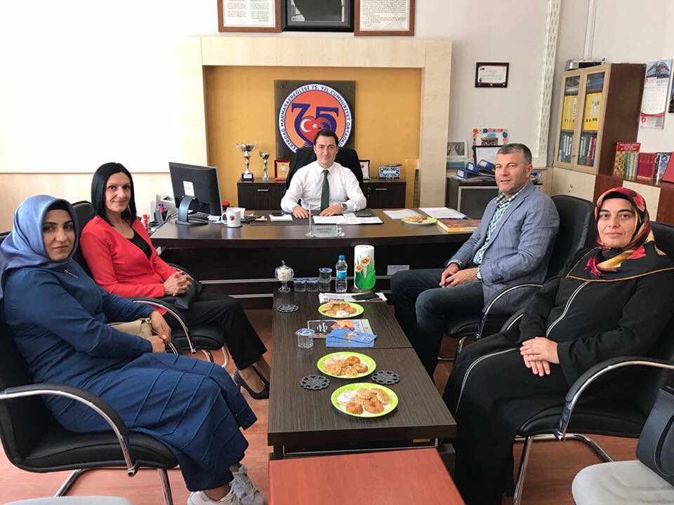 meregliakparti's tweet photo. Yeni Eğitim Öğretim Yılı İle İlgili Dilek ve Temennilerimizi Okul Müdürlerimiz Sn. Şevket Can’a ve Sn. Fatih Ünlü’ye Makamlarında İlettik. https://t.co/55GBiJIM6B