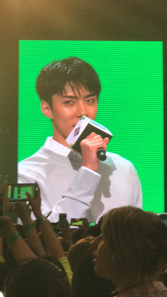 real___pcyan's tweet photo. MCs Sehun &amp; Suho @ KCON Australia Cr: xunhuas https://t.co/WThukwhmHz