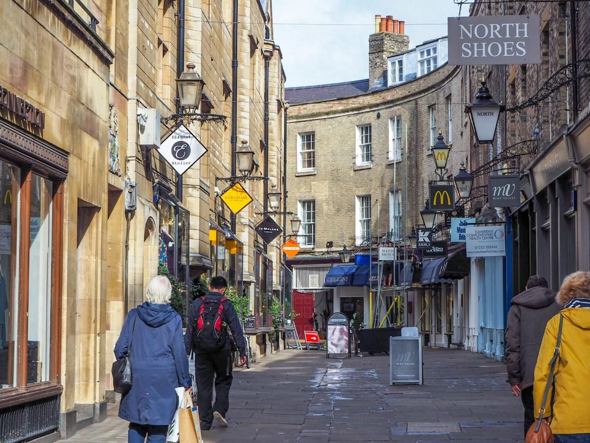 lifesacatwalk_'s tweet photo. Why #Cambridge should be your next shopping destination! https://t.co/KdDk9uaS02 @thegraftoncambs @TheLionYard @UKBloggers1 #fbloggers https://t.co/onkDEElfM6