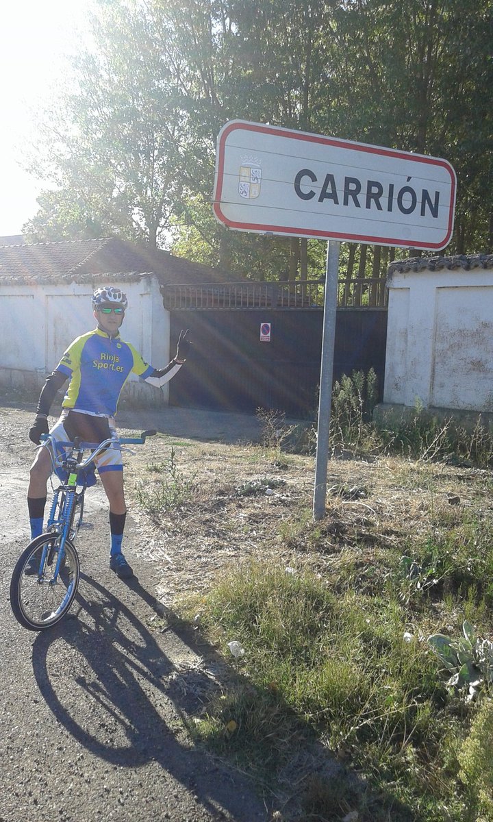 bicilatrepadora's tweet photo. 300km/12hr con una bici alta gama sería más ético para el #ciclismo pero la fuerza mental y física que me da #BicicletaLaTrepadora es unica. https://t.co/niXa1EXFEf