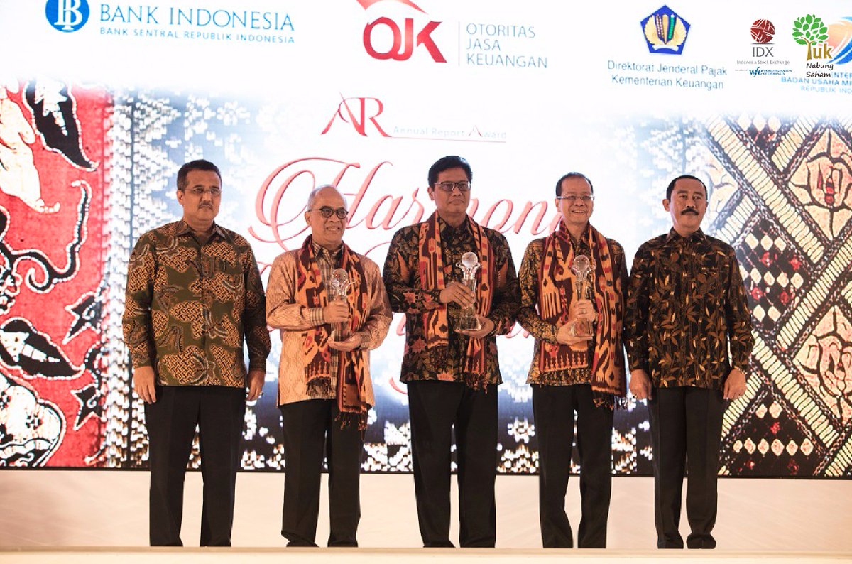 IDX_BEI's tweet photo. #Ara2016 Selamat kpd pemenang Kategori BUMD Listed :
PT BPD Jawa Barat dan Banten Tbk
PT BPD Jawa Tengah
PT Bank DKI
#YukNabungSaham https://t.co/5JBVbNawqq
