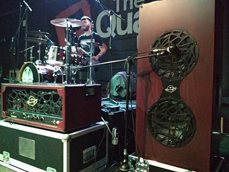 Magnetovolt1's tweet photo. The "Growler" #bassCab in action with its match "Beyonder"! #allTube #amplifier #onStage #Naxatras #Magnetovolt #TubeAudiogear #Gearporn https://t.co/KsCDqNJV7I