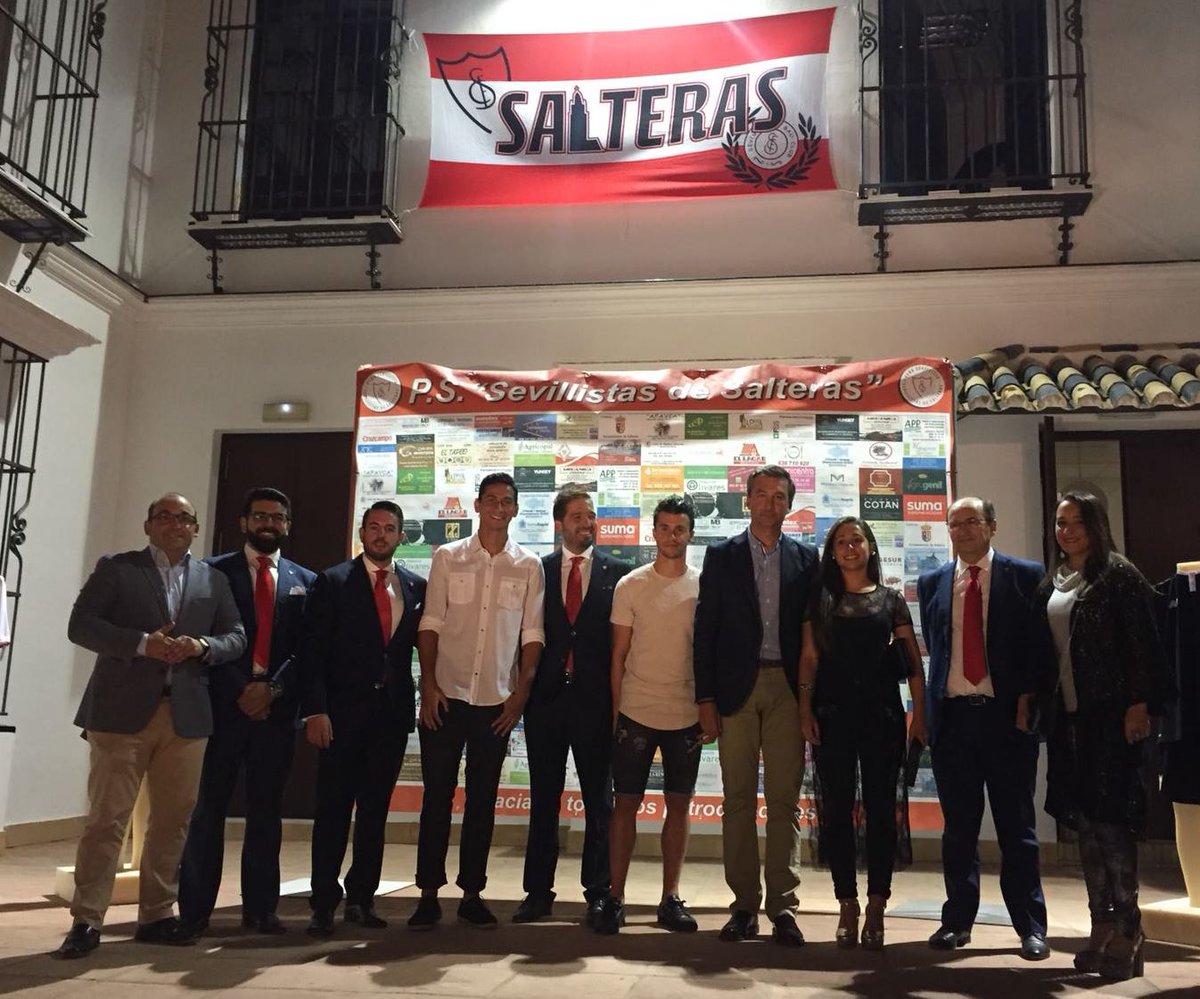 avalverdemacias's tweet photo. Acto inaugural: Peña “Sevillistas de #Salteras” con el presidente de @SevillaFC y nuestra vecina Oliva Polvillo, jugadora 1ª div. femenina https://t.co/Y8hAat1tXG