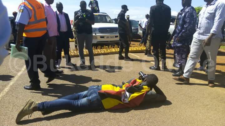 PhilfellaA's tweet photo. #TabzKuCamera @NinyeTabz Bobi wine's official photographer #Respect https://t.co/uQ5jI04tLK