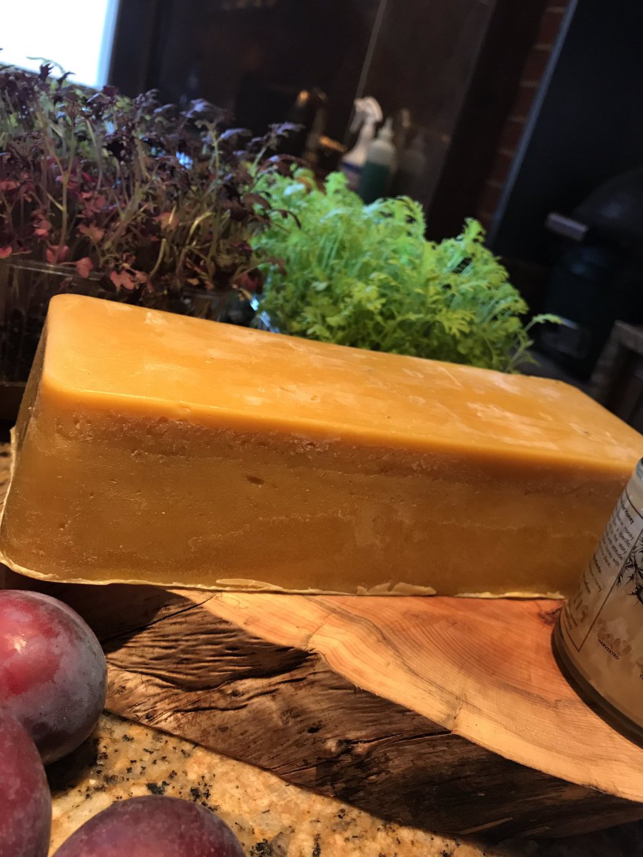 <a href="/mjstar88/">Matthew Starling</a> <a href="/planbeeltd/">Plan Bee Ltd</a> fdk <a href="/FeraAtClaridges/">Fera at Claridge's</a> gold gold !! #beenice