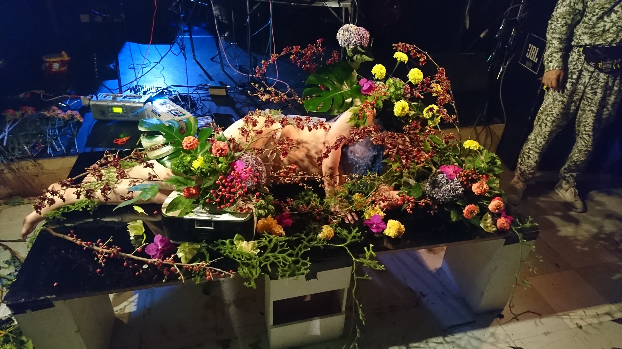 女体　生け花 