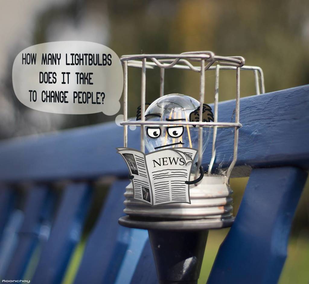 How many lightbulbs does it take to change people?🤔👥💡 #reallifedoodles #doodles #art #funny #mixedmedia #thinking … ift.tt/2feoN1a