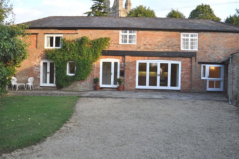 Looking to #rent a property in #Cricklade? If so, this 3-bed house might be the solution ldrs.ly/2zk5N