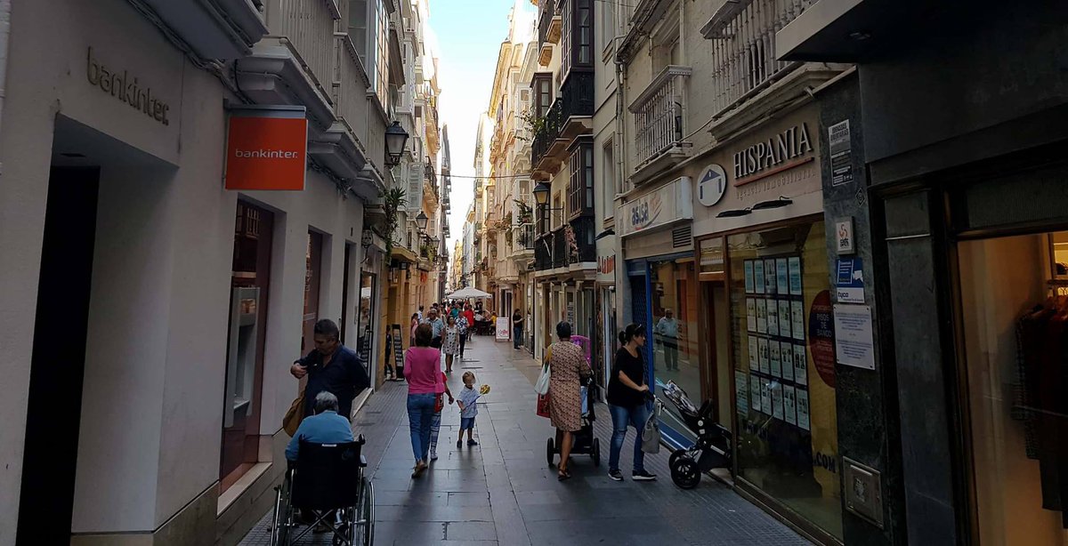 lavozdelsures's tweet photo. #CÁDIZ | "Entró como si fuera cliente habitual y no imaginé que fuera un estafador" https://t.co/2oo7yHQ9JF Por @JesusNavarroM https://t.co/dEbFGpV4wp