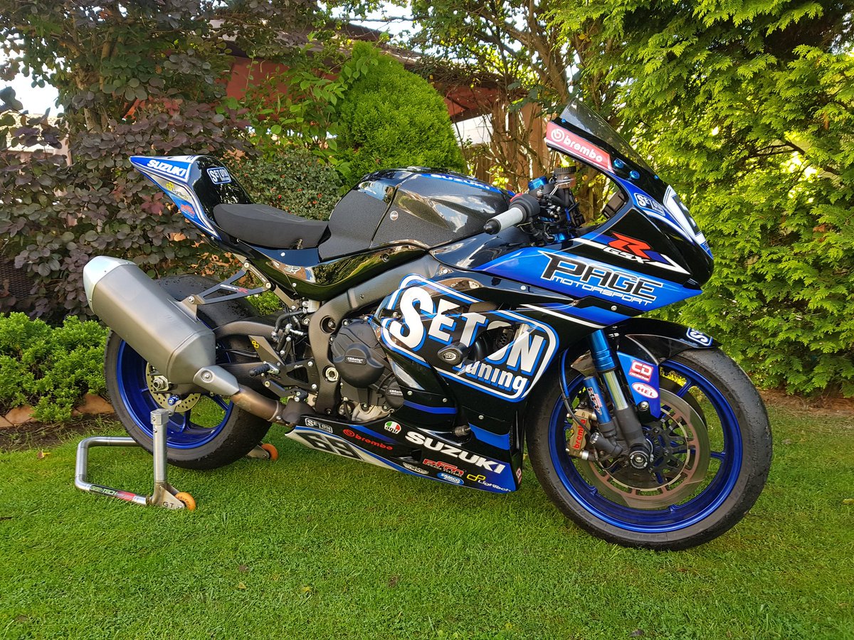 Page motorsport gsxr1000 finished and heading for some trackday action.