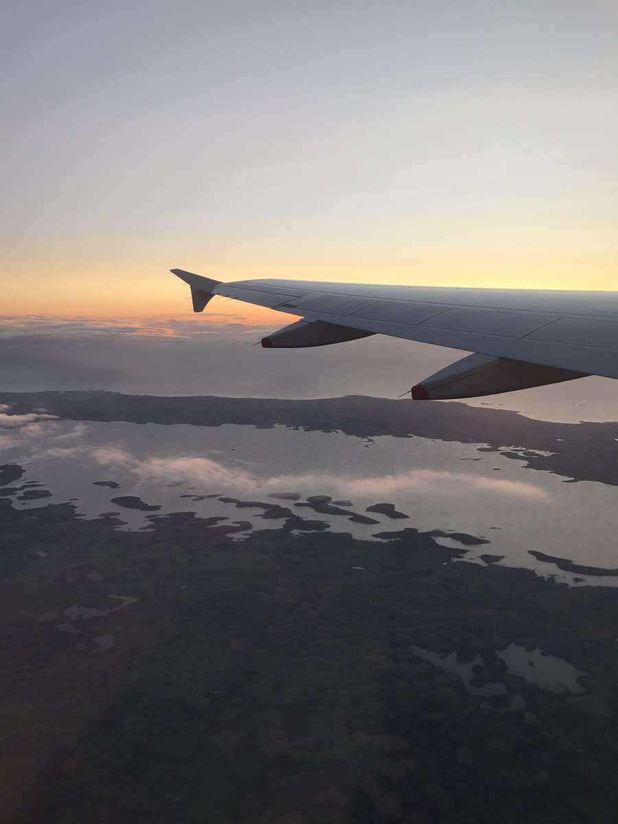 _JonnyK's tweet photo. @mmsBA climbing out of Belfast over Strangford Lough. On my way to catch one of @jumbo747pilot 747s to LAS. #WingFriday https://t.co/kKmM0G5i3Z