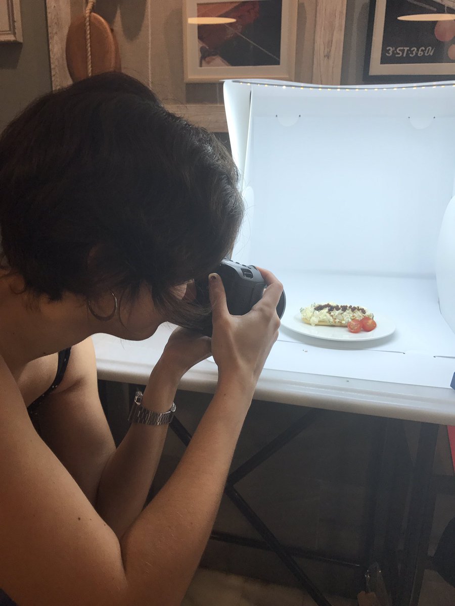 SaboresCastello's tweet photo. Estamos en fase de fotografiar todas y cada una de las 114 Tapas que se presentan a concurso del 19 Oct. al 12 Nov. #fotografia #tapas https://t.co/DtbS81KBmy