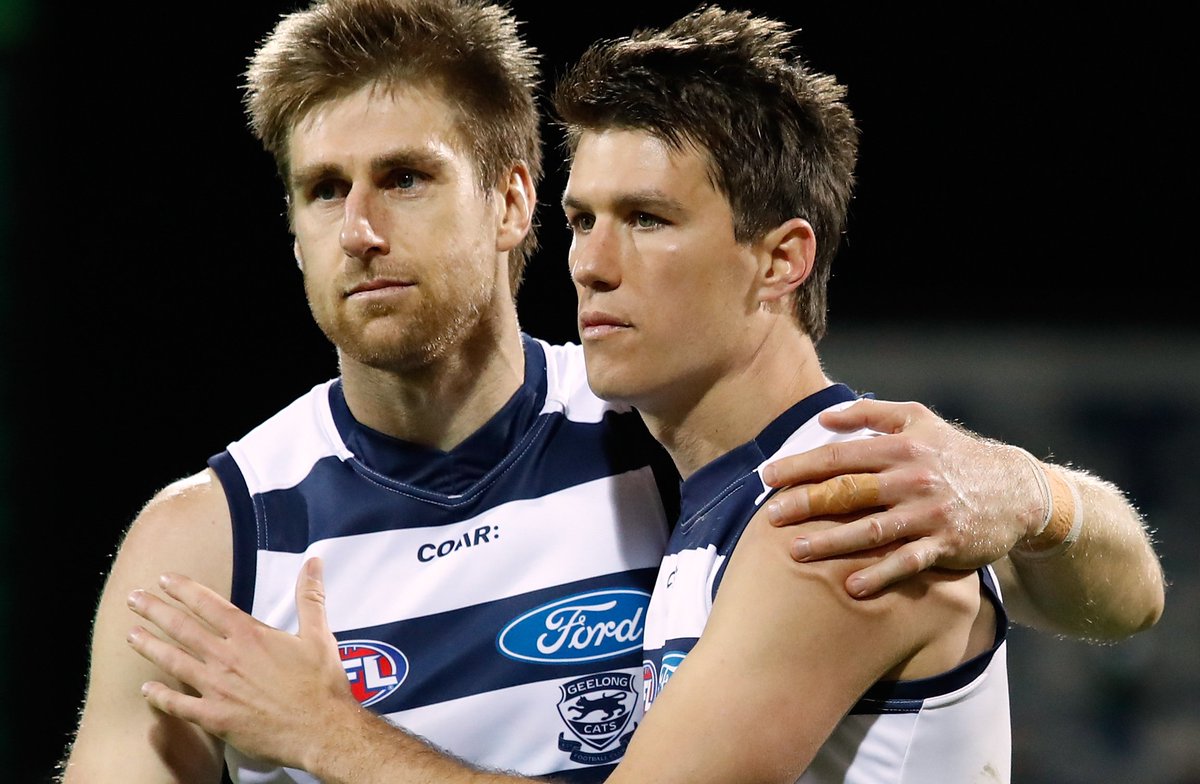 GeelongCats's tweet photo. Two great careers come to an end. Well played @AndrewMackie_4 and @tomlonergan13. #WeAreGeelong https://t.co/dWkvDtf0s1