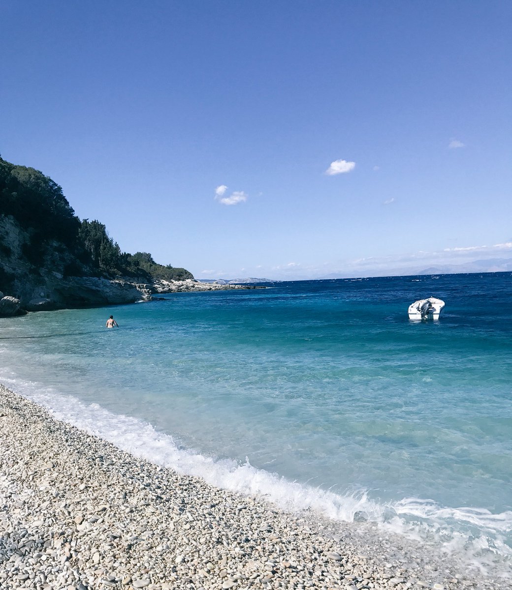 emmabraz01's tweet photo. Friday afternoon is a little bit lovely ... #BensBar #Paxos https://t.co/atewxwJPpC
