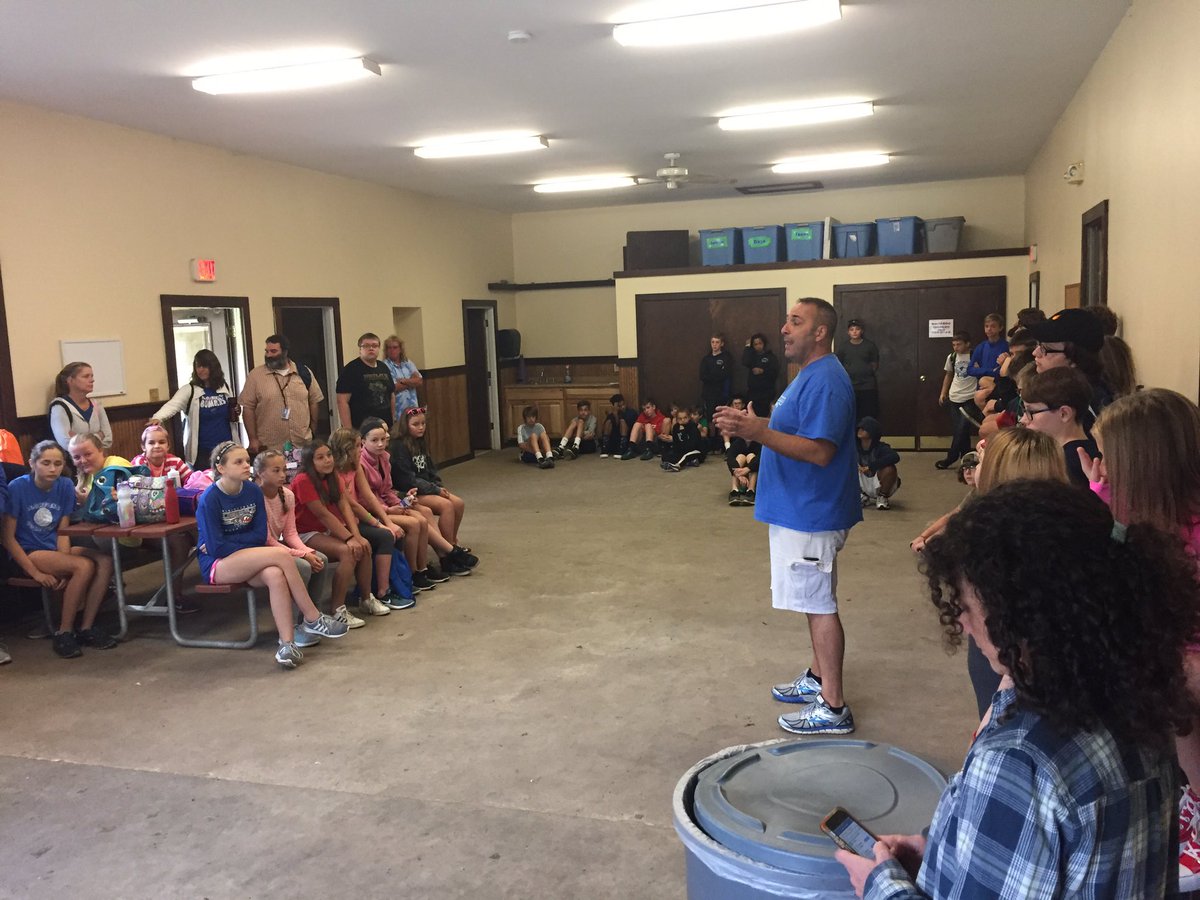 mroesch2's tweet photo. Mr. Volpe gets the day started at #camparrowhead @bloomfieldcsd https://t.co/7OBfj49ivB