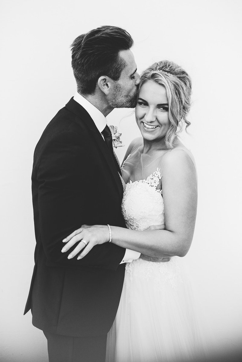 Are you planning a #kentwedding? Get in touch now for your 2018 #weddingphotography! Only a couple of spaces left!!