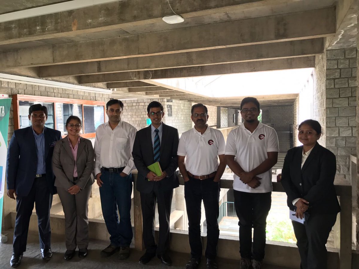 SriSriU's tweet photo. Proud Moment! 

Congrats to @SSUFMS students for winning 2nd place in the Nationwide event #Vista by @IIM_Bangalore #ArtificialIntelligence https://t.co/XqjV6m4uNH