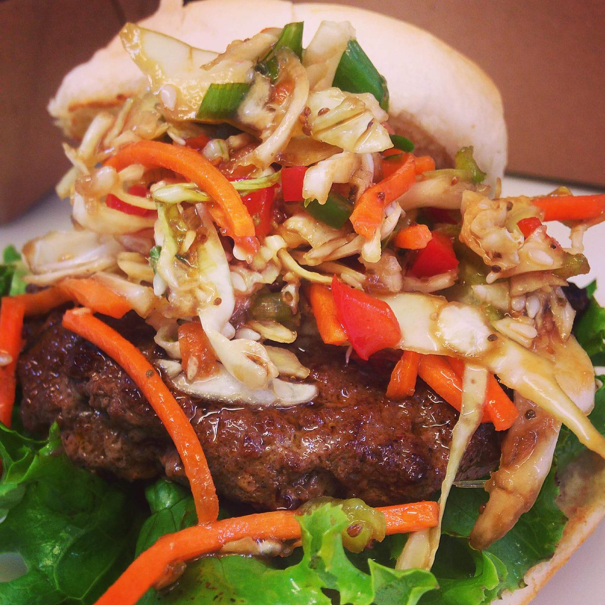 StreetMeatz's tweet photo. 🍁🍃The return of Fall brings the return of your favorite Spicy Thai Burger! Open @11 w/Burgers, Hot Dogs, BLTs &amp; Cheesesteaks! 304-777-7456🍂🍃 https://t.co/60rLM3agHm
