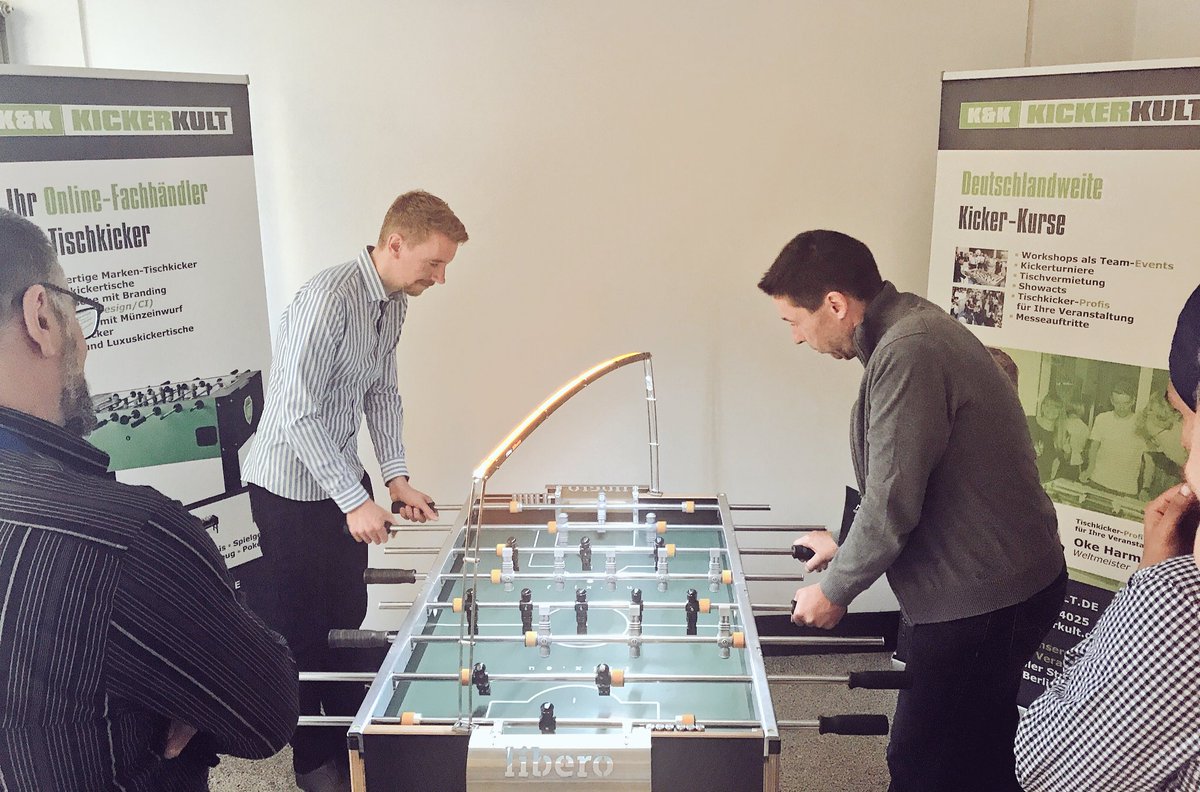 GO FOR IT! Take your chance to beat the current kicker world champion #kicker #table #battle #commercesummit