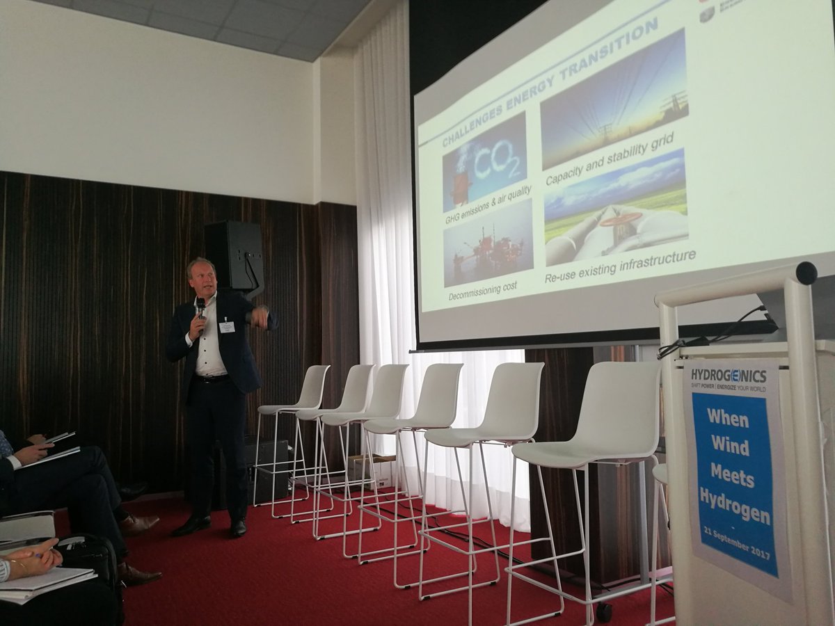dth_hydrogenics's tweet photo. René Peeters from @TNO presenting the potential of P2G in the North Sea #H2Wind https://t.co/T1tRQtAb2y