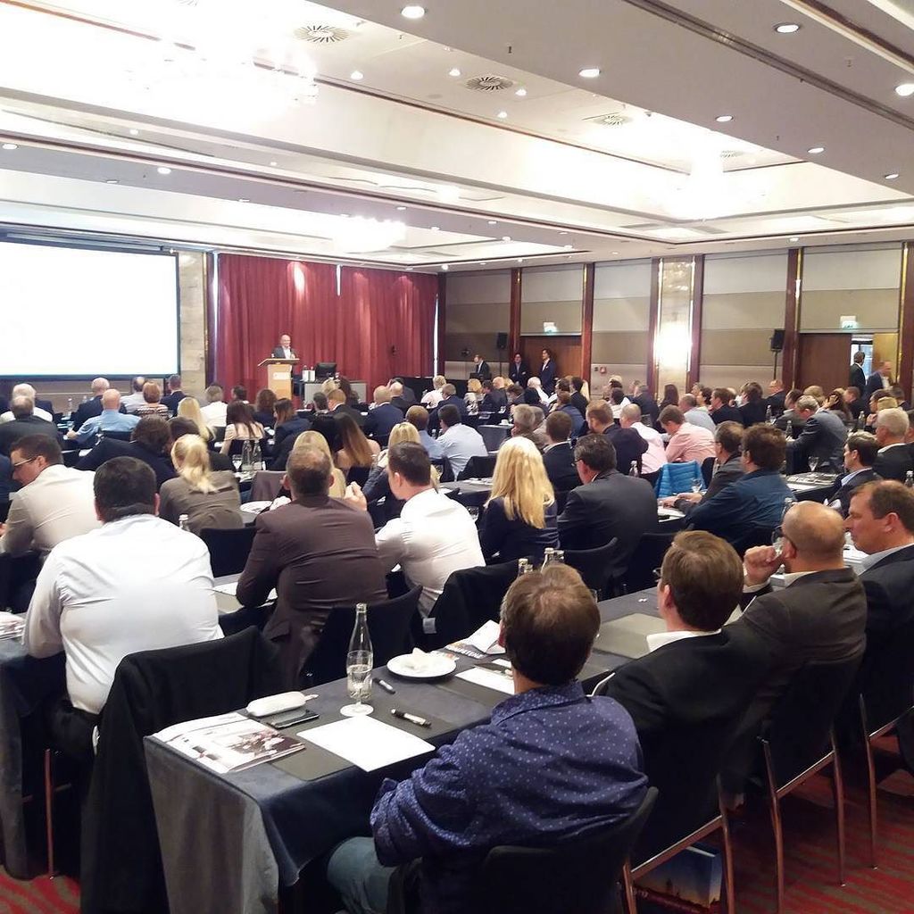 makeln21's tweet image. Willkommen im #Pullmann Hotel #Köln zum #Meeting 2017 vom #Immobilienprofi
#Makler #M19 ift.tt/2wLPqB6