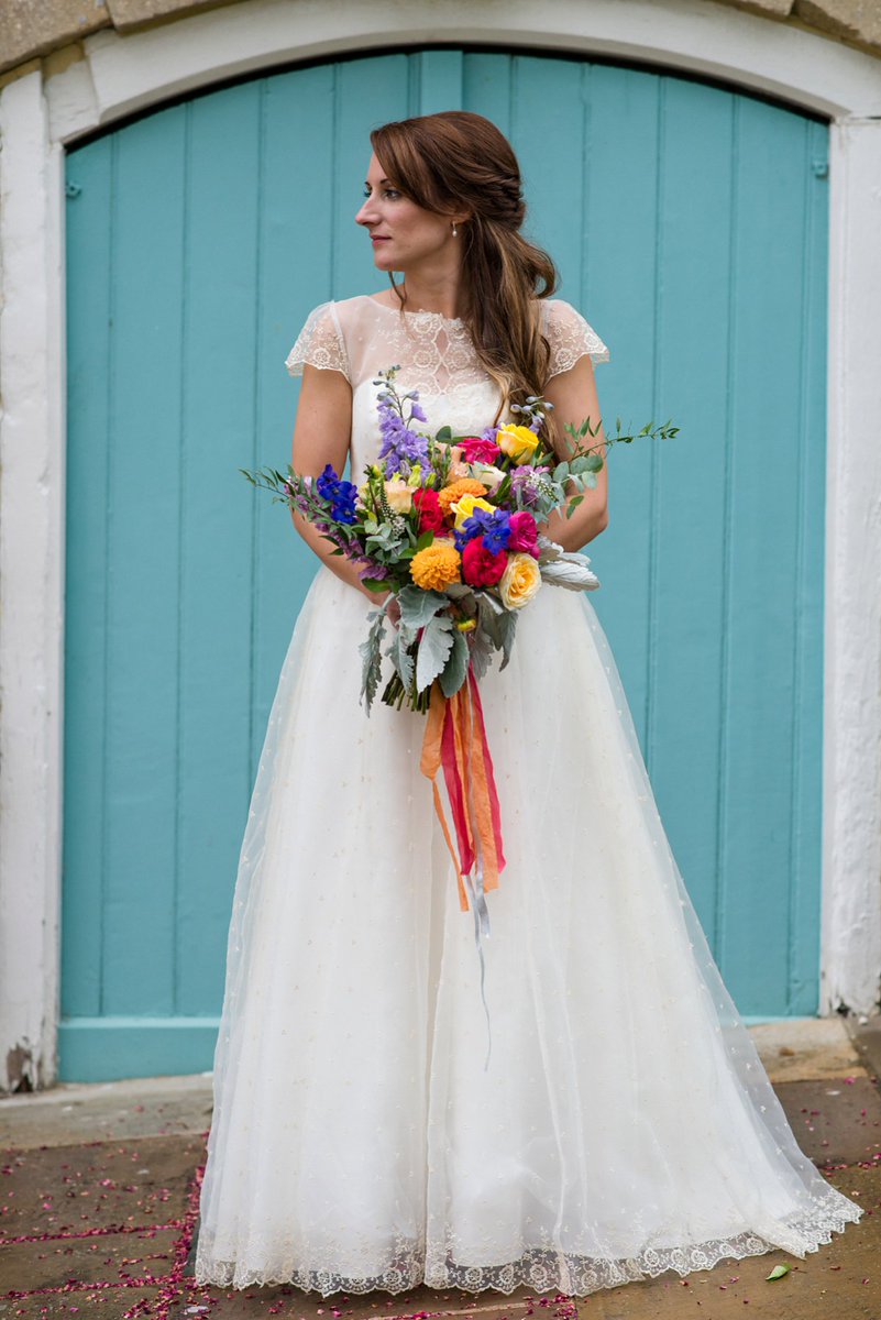 Butterflies and Pink Jimmy Choos for a Flower-Filled and Handmade Wedding...
lvmyd.rs/2fn0dPo
Image by Especially Amy