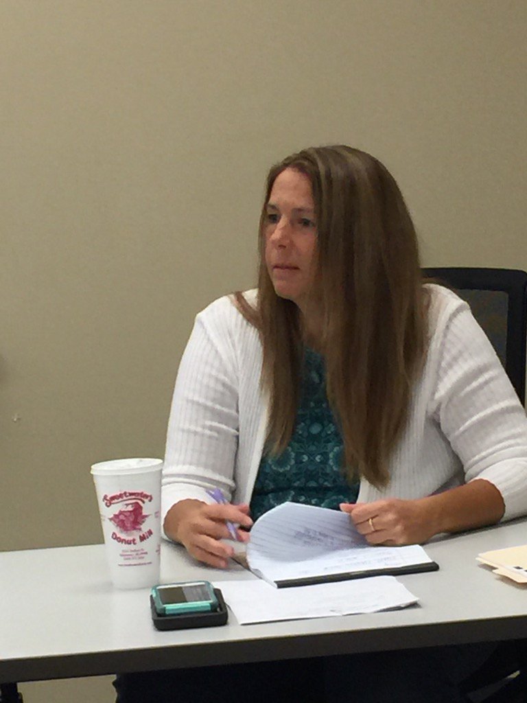 alstono1's tweet photo. Kalamazoo Supervisor Lisa Johansen facilitating the R8 Carey Guide Focus Group! https://t.co/8fjdEupfir