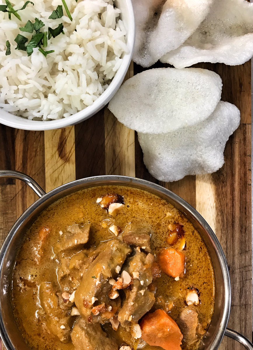 Rainy Fridays call for warm pork Curry <a href="/TanneryMoira/">The Tannery</a> ☔️😍