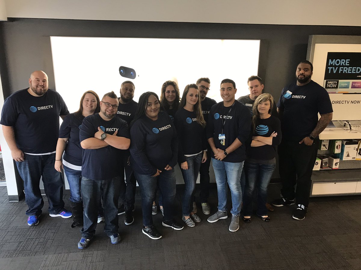 RyanRX5406's tweet photo. Columbia Worley ready to rock #iphone8 launch day!! #MidStatesProud @Don_VanHise @TonyMokry @JCollier33 https://t.co/u6zNo7FVc4