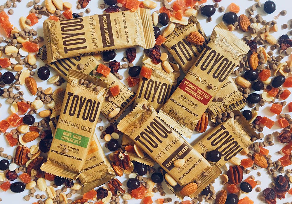 ToYouSnacks's tweet image. It’s the first day of Fall and you know what that means. Introducing... our Feast of Treats Collection Box! #ToYouSnacks