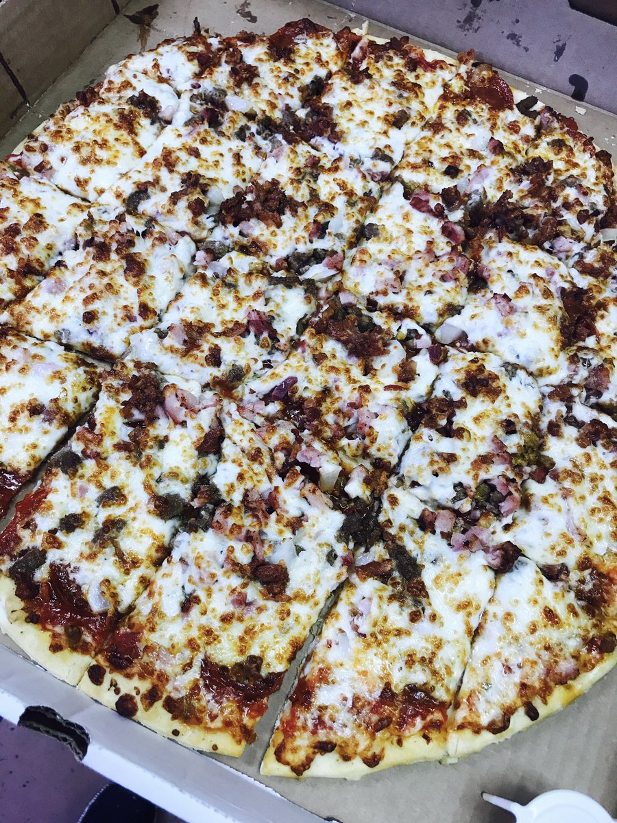 BGMisterBs's tweet photo. Hey hey hey!! It's #FreePizzaFriday and someone is going to win a free pizza!! RT for a chance to win! Must follow to win https://t.co/KEGESSdsWd