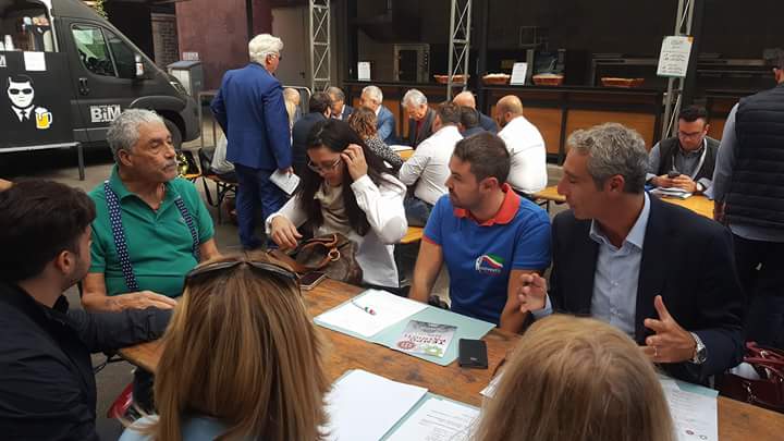 <a href="/SaverioCongedo/">Saverio Congedo</a>  ha coordinato i lavori del tavolo famiglia , politiche sociali e sanità con <a href="/OnAntonioGuidi/">Antonio Guidi</a>  #Atreju17  @atreju2017