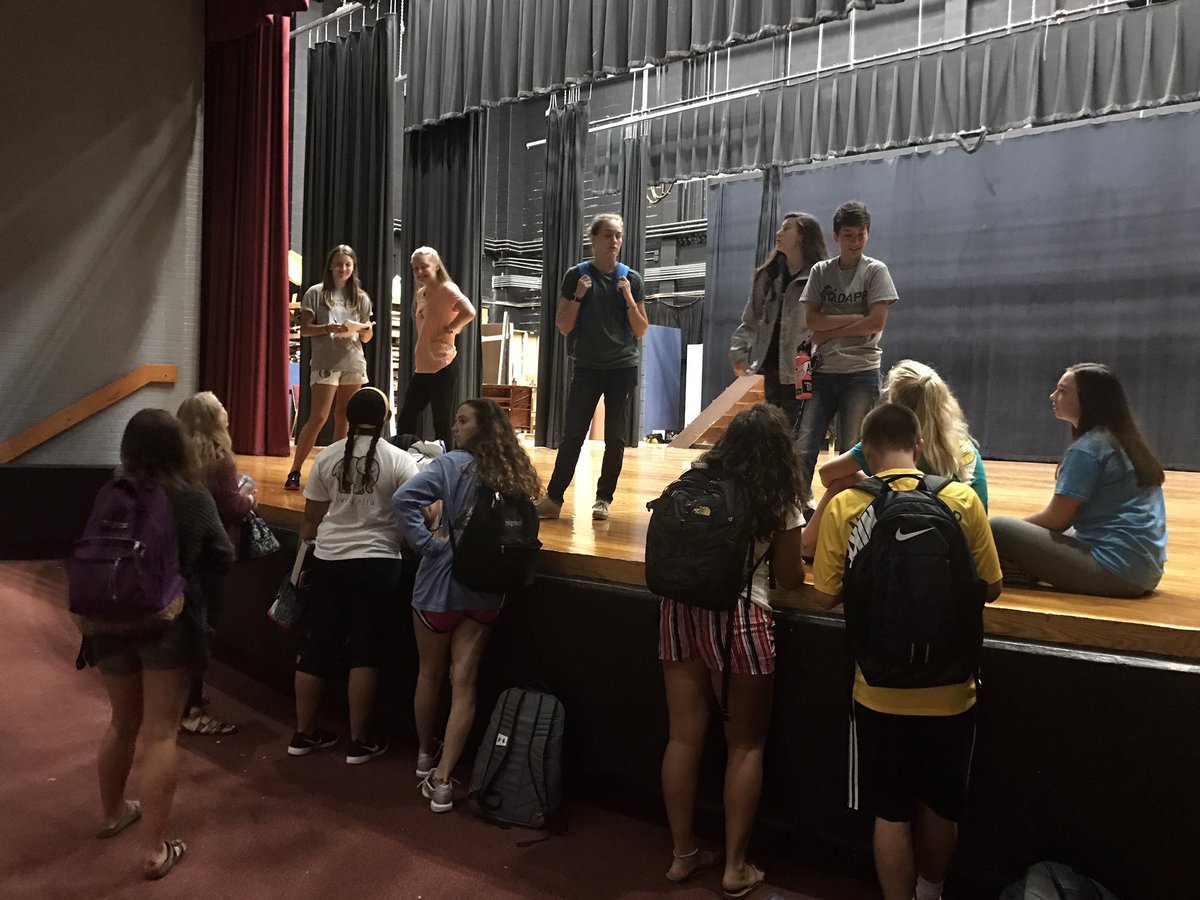 CHS_YADAPP's tweet photo. Thanks to everyone who came to the YADAPP meeting this morning &amp; signing up for the events!!Remember dues ($5) are due October 9 to Schwar! https://t.co/kHwJW5hzWB