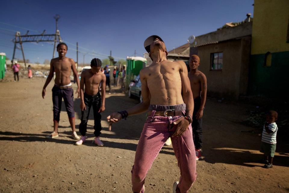 "I dance as if I have a gun to my head." <a href="/AfricanCypher/">The African Cypher</a> 

stocktown.com/i-dance-as-if-……/

#Pantsula #AfricanCypher Curated by: <a href="/HeatherFerrigan/">Heather Ferrigan</a>