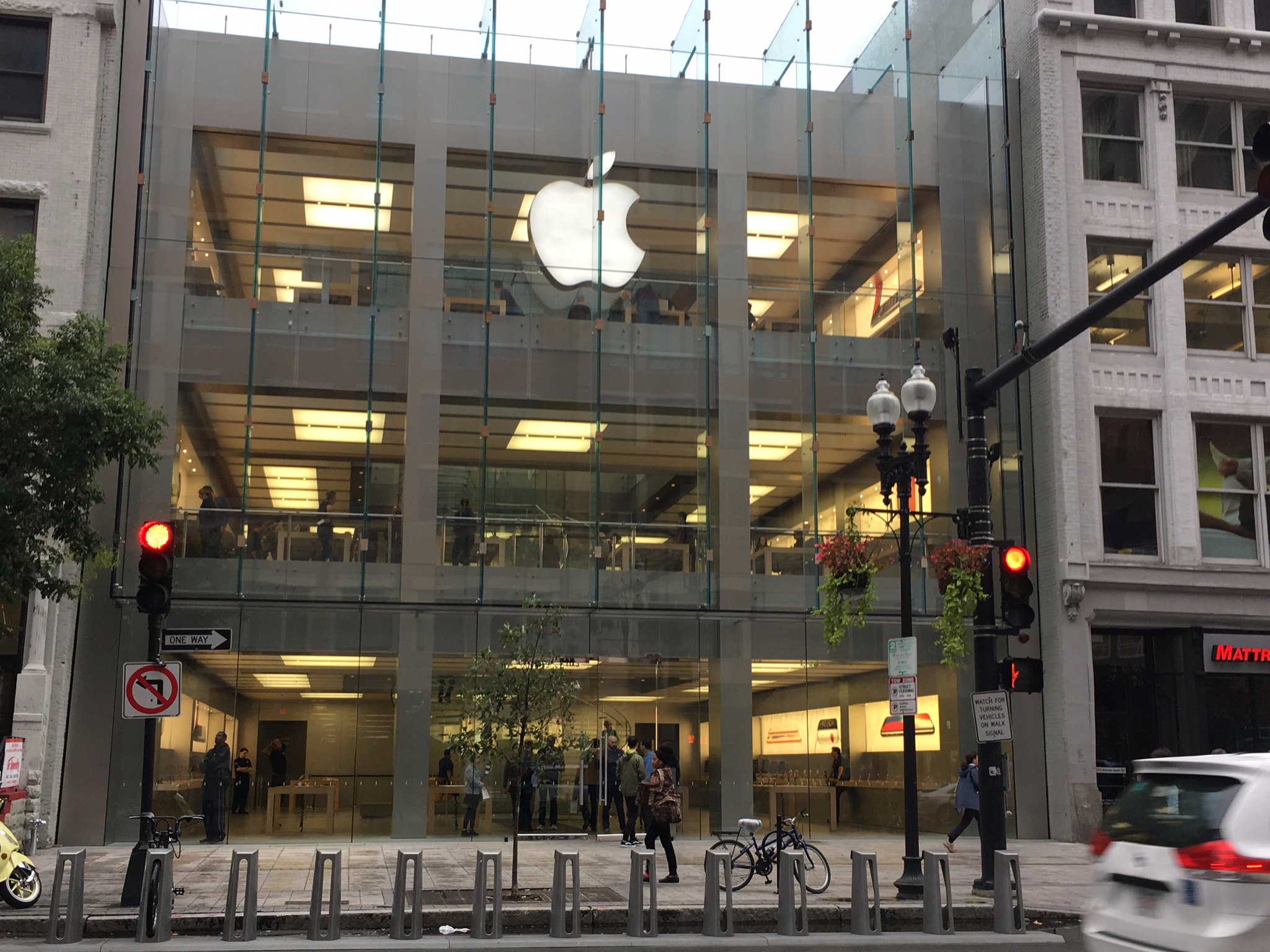 Boylston Street - Apple Store - Apple