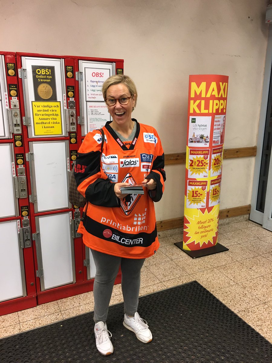 Vi finns på Maxi å promotar matchen imorrn!
#detärVIsomärkhk