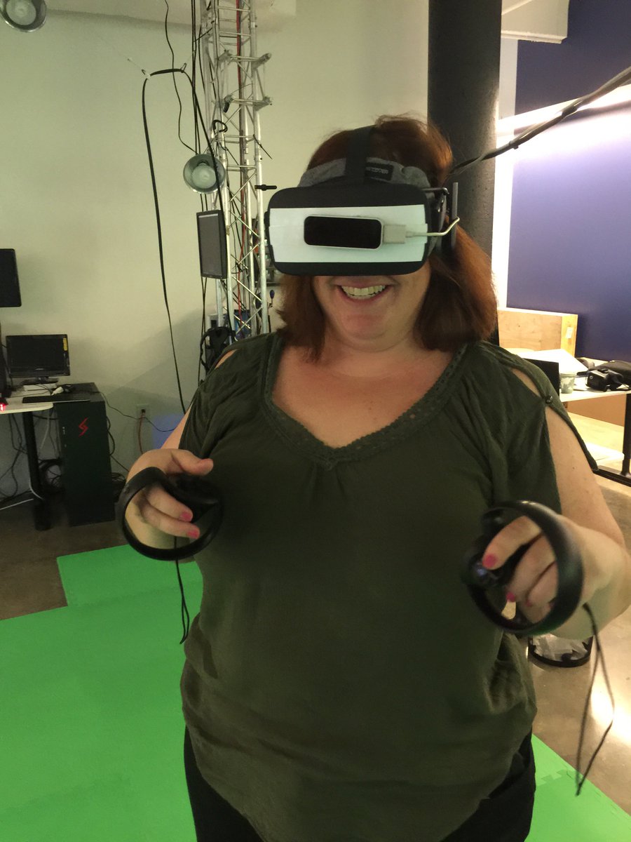 Thanks @youarehereco Headset happy hour was a blast! Love the Porsche #ARKit app. Can't wait to see what's next! <a href="/rdialogue/">rDialogue</a> @TAG_Connected