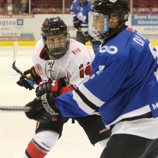 AM800CKLW's tweet photo. The @LeamFlyers remain unbeaten. https://t.co/06f3VTrO5S https://t.co/fyeQz1Njj8