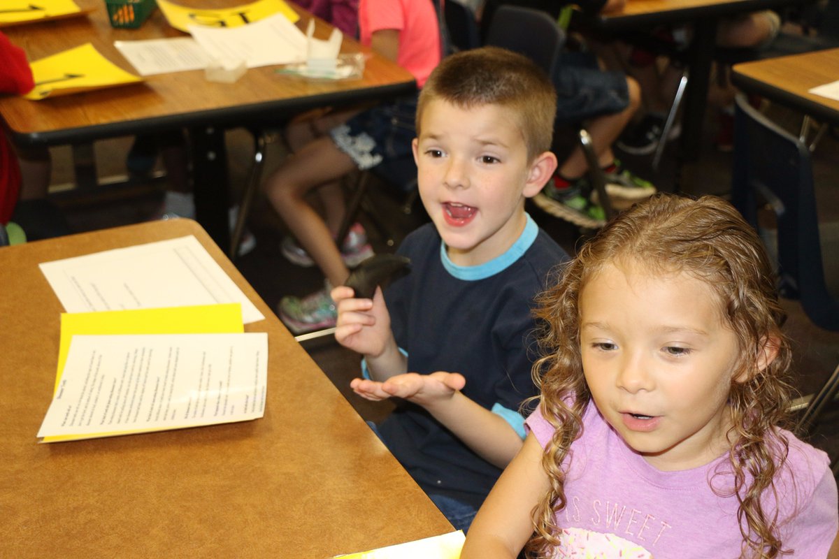 Dino's - Speaks' 1st gr loves studying dinosaurs @naturalsciences #ScienceWonder #ThankYou #wsfcs