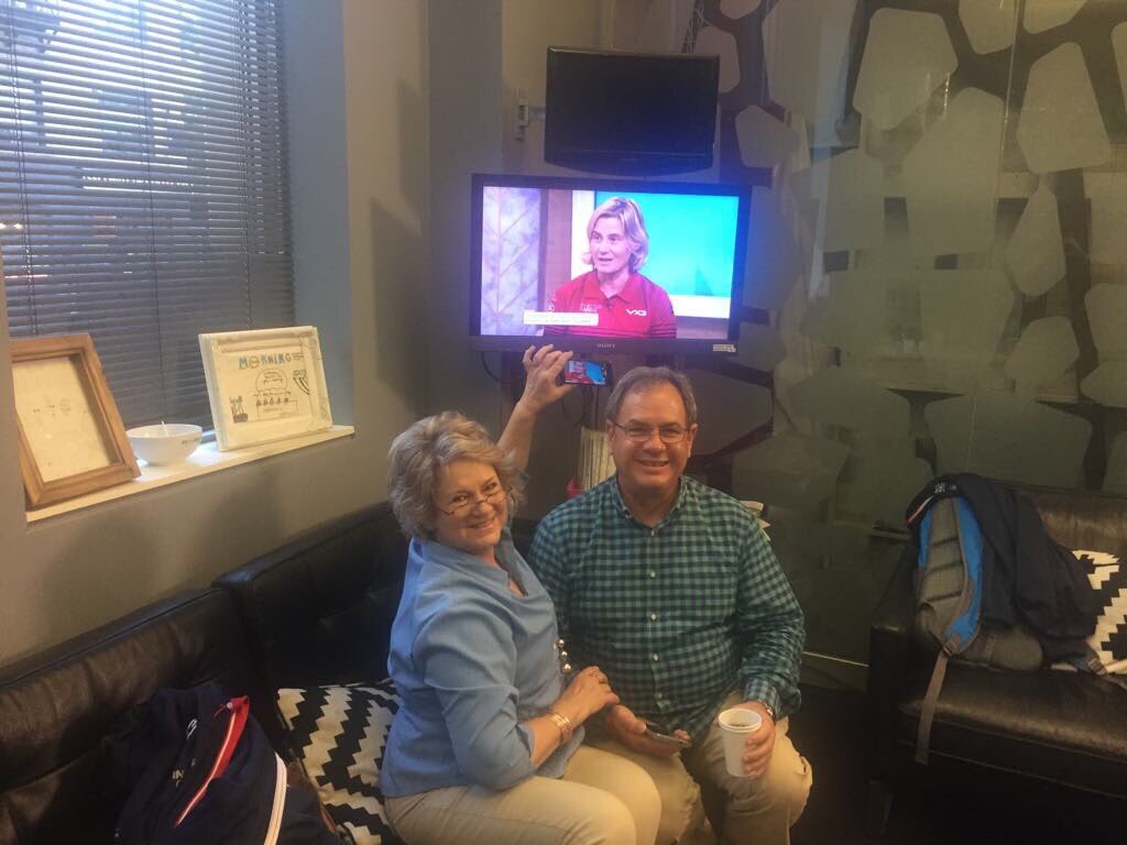 SKellyCEO's tweet image. Privileged to spend time w/ #InvictusGames athlete Cornelia Oosthuizen &amp;amp; her family. Family support huge part of the spirit of the games 💚