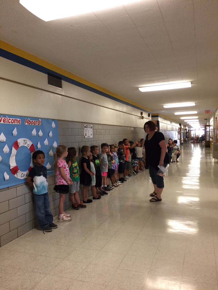 MrsMJeske's tweet photo. Our Little Dragons learning the PBIS Expectations. It's the Dragon way! #GoGrewenow https://t.co/1EnvpbeVb2