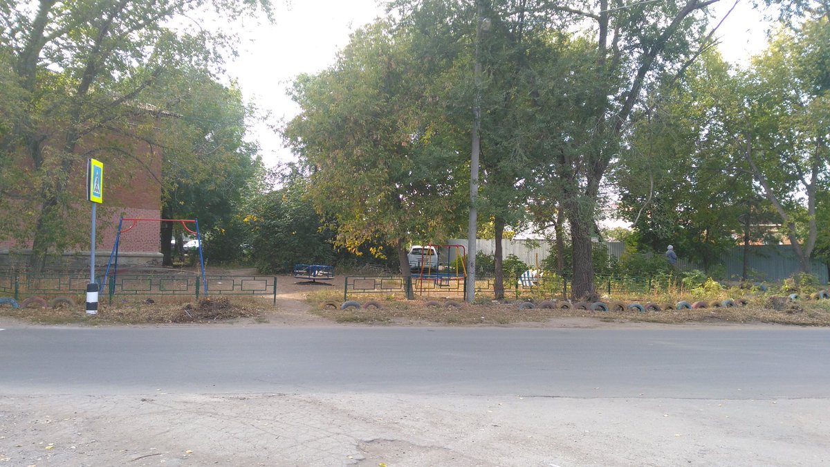 Покосили траву возле детской площадки на ул.  Черемшанская,  д. 128 🙌