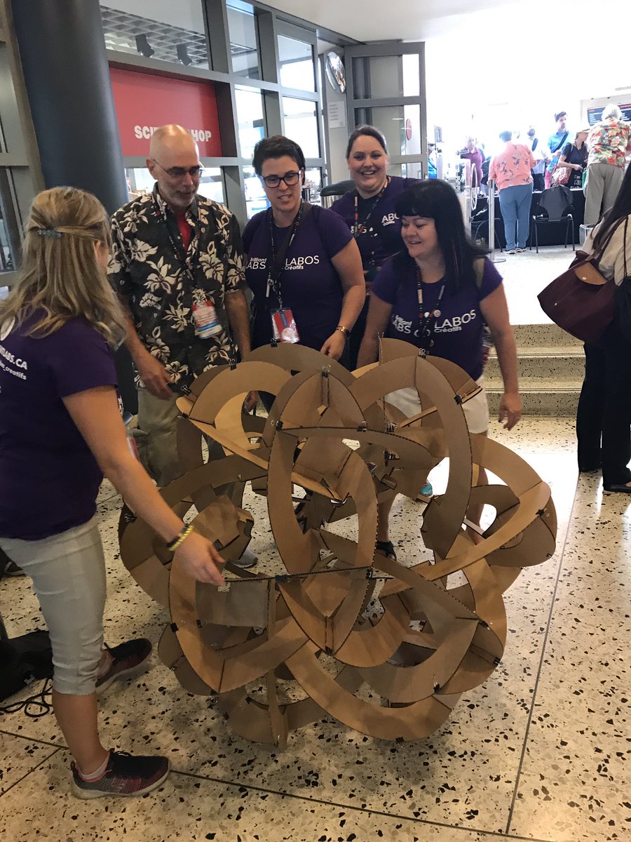 Making math visible with George Hart. <a href="/brilliant_labs/">Brilliant Labs / Labos Créatifs</a> <a href="/francophonesud/">francophonesud</a>