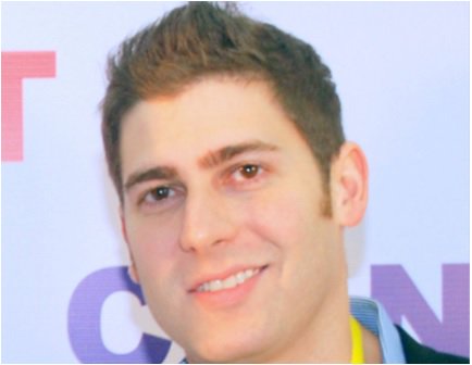 Oszukany przez Zuckerberga i tak został miliarderem. Dlaczego zrzekł się amerykańskiego obywatelstwa ?

twojadrugapensja.pl/2017/09/22/edu…