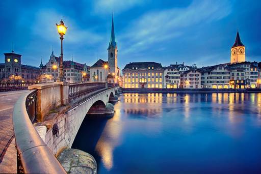 Zürich, Switzerland
Book hotels now bit.ly/2xsAb3w