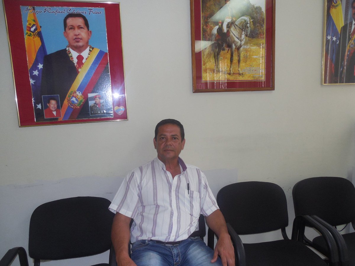 Ipasme_Tigre's tweet photo. Dr. Cabrera invita a las madres a acudir al área de inmunización del Ipasme, para que los niños reciban las vacunas que ameriten. https://t.co/PNAF978lHx