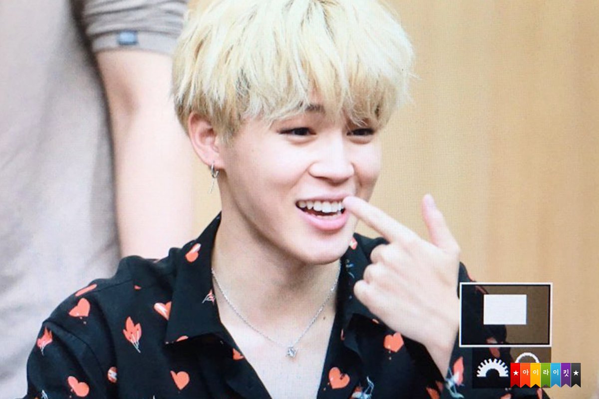 프리뷰:) 170922 알라딘 #방탄소년단 #JIMIN #지민 #DNA <a href="/BTS_twt/">방탄소년단</a> 세상에서 웃는게 젤 이쁜거 일등 너잖아💕