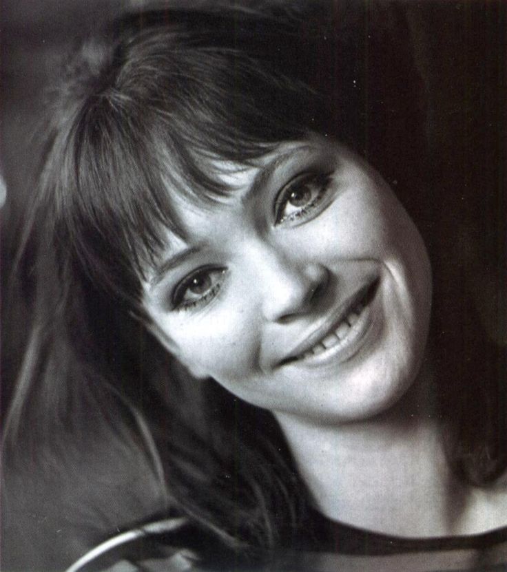 Happy Birthday to the wonderful Anna Karina. 